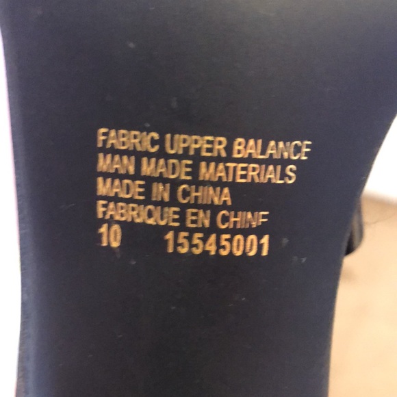 Black satin ruffle low heels - Picture 4 of 6